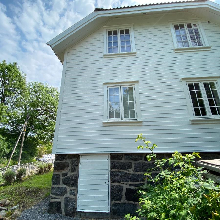 Fin Leilighet, Sentralt Og Sjonaert,Med Parkering Arendal Exterior foto